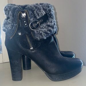 UGG Boots, women. Size 6.